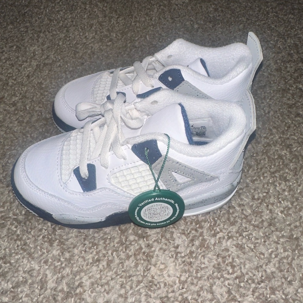 Toddler size 9 brand new in box never worn